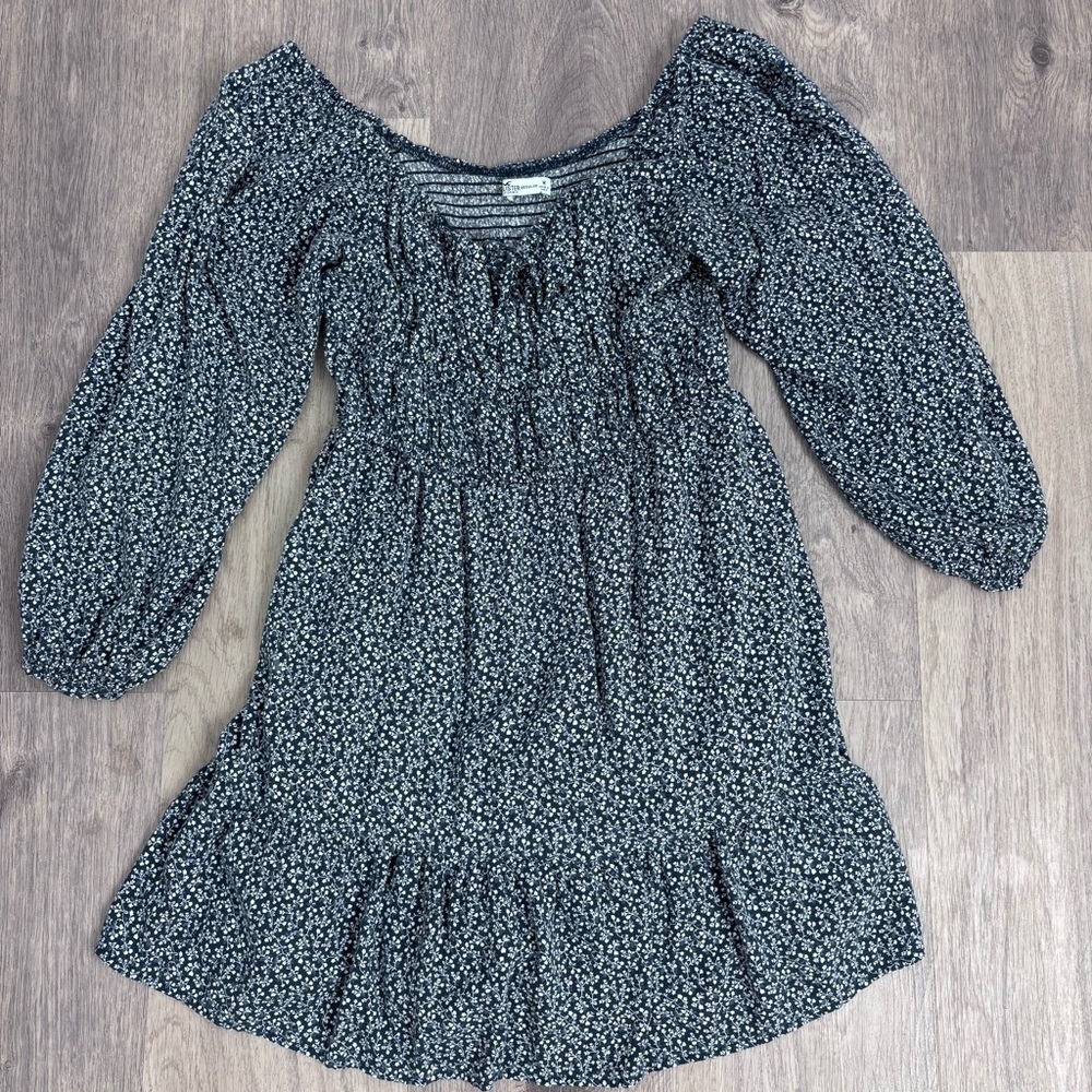 Hollister Navy Floral Smocked Puff-Sleeve Babydoll Dress